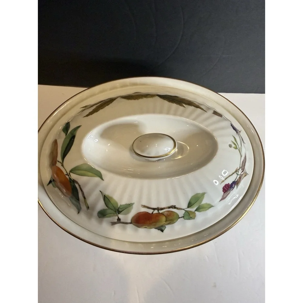 Vintage Royal Worcester Evesham Gold 10.25